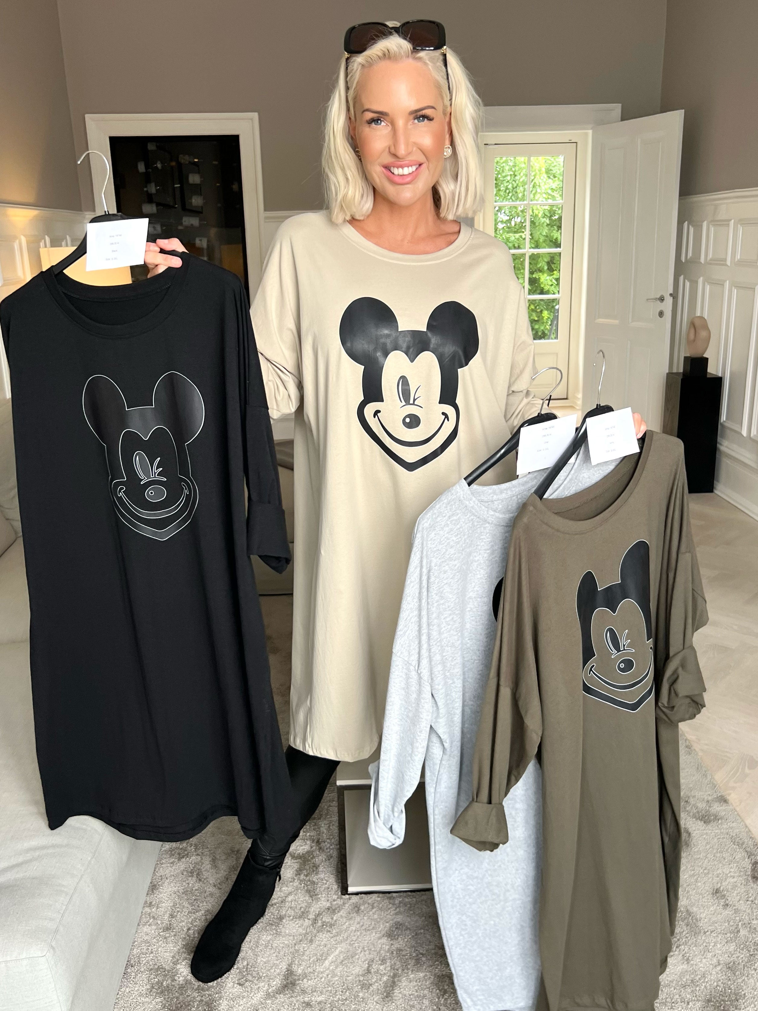 Amal - Lang kjole i bomuld med tryk foran